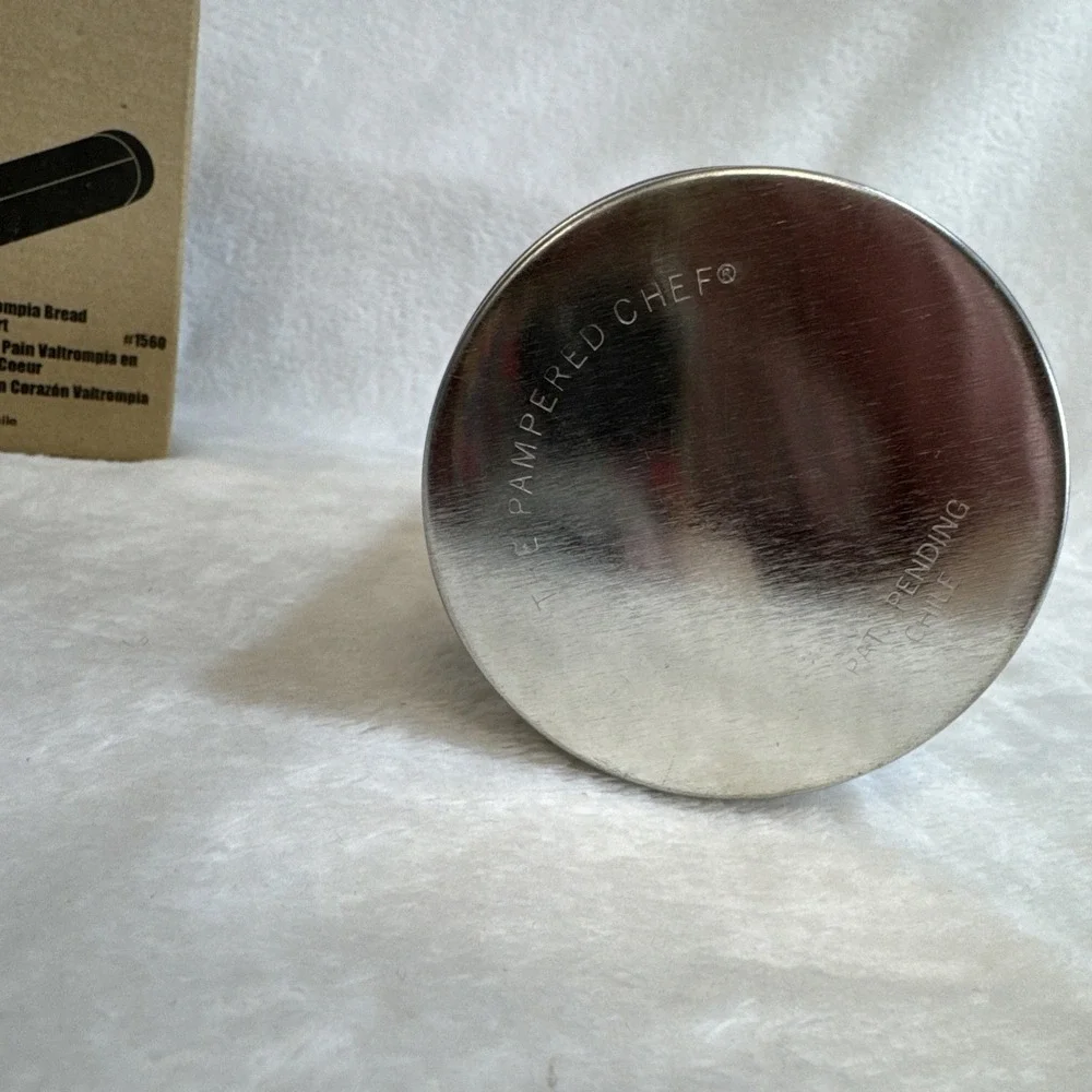 The Pampered Chef‎ Valtrompia Bread Tube Heart Pan #1560 Made in Chile
